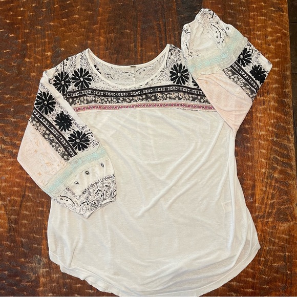 FREE PEOPLE Tripoli Oversized Printed Blouse Size XS - Picture 3 of 10